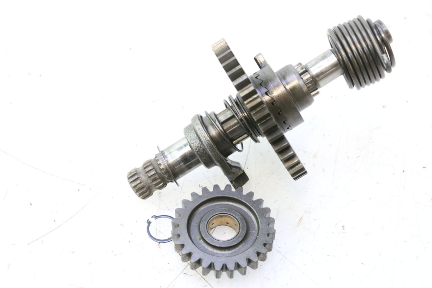 photo de EIXO DE CHUTEIRA SUZUKI DR S 600 (1985 - 1989) - Detalhe da peça