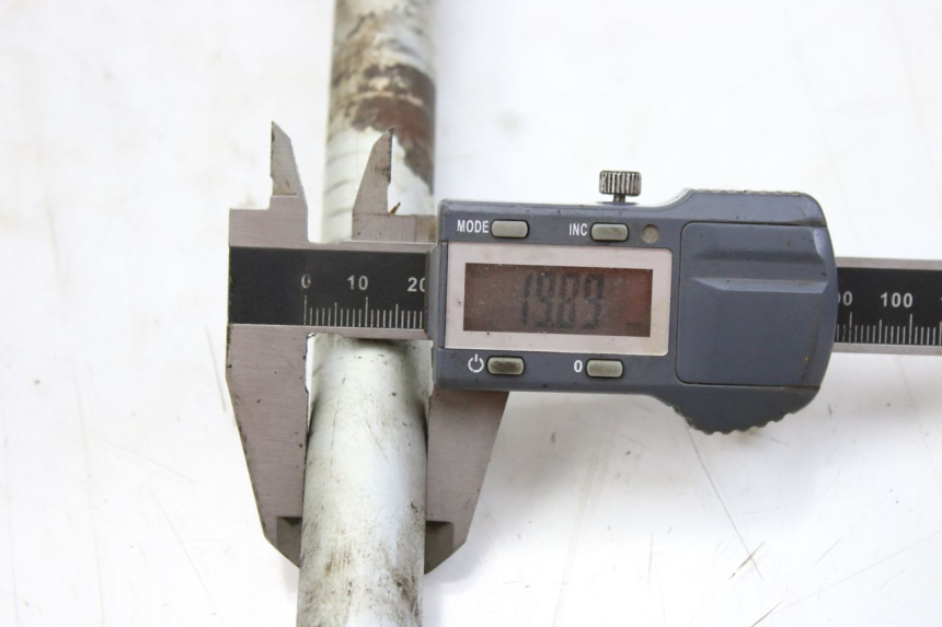 photo de EIXO DO BRAÇO OSCILANTE HONDA CBF 500 (2004 - 2007) - Ampliação técnica