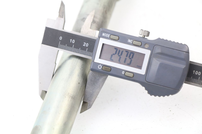 photo de EIXO DO BRAÇO OSCILANTE HONDA CBR 929 RR FIREBLADE 900 (2000 - 2001) - Ampliação técnica