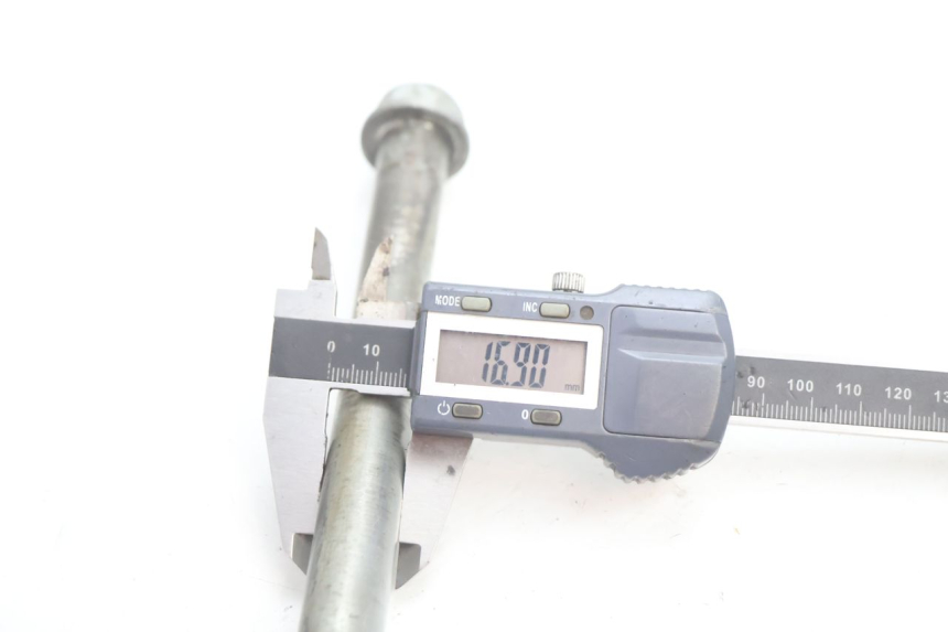 photo de EIXO DO BRAÇO OSCILANTE KAWASAKI GPX F ZX750F 750 (1986 - 1990) - Ampliação técnica