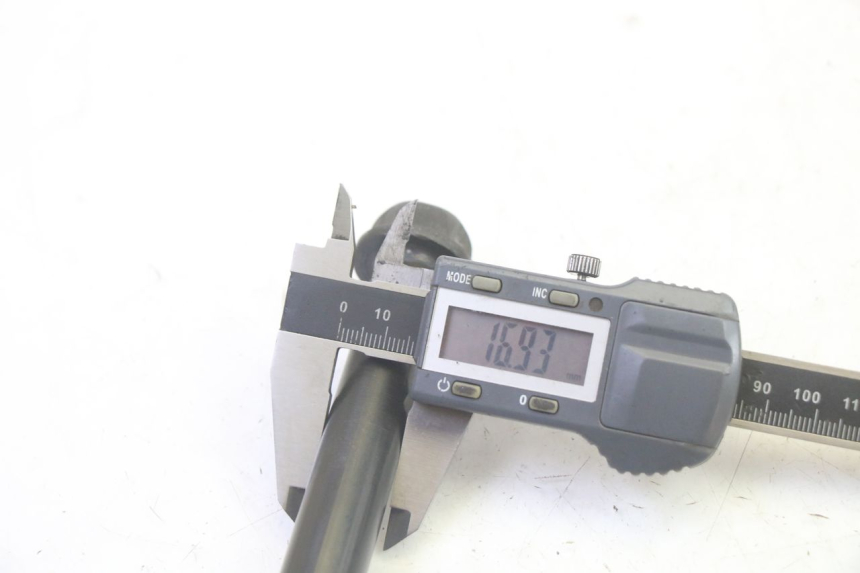 photo de EIXO DO BRAÇO OSCILANTE KAWASAKI GPX R WARBIRD 600 (1988 - 1993) - Ampliação técnica