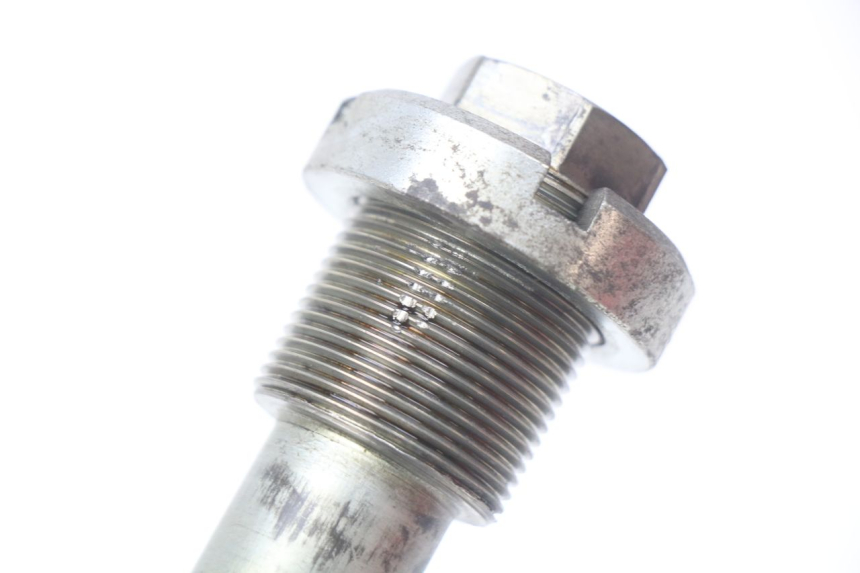 photo de EIXO DO BRAÇO OSCILANTE SUZUKI SV N 650 (1999 - 2002) - Detalhe da peça