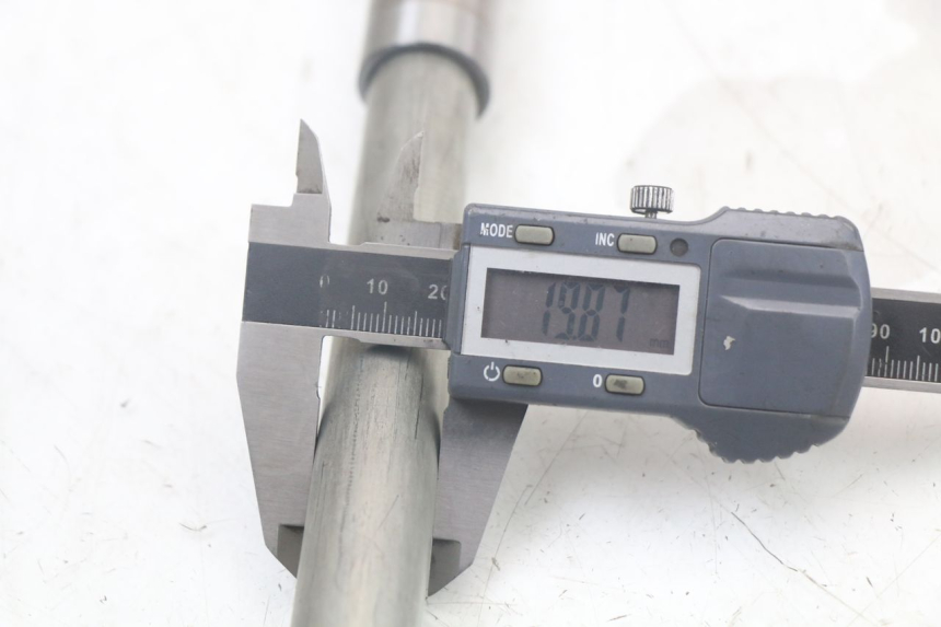 photo de EIXO DO BRAÇO OSCILANTE SUZUKI SV N 650 (1999 - 2002) - Ampliação técnica