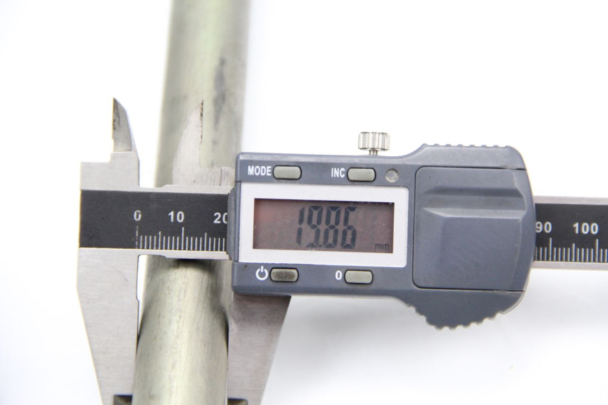 photo de EIXO DO BRAÇO OSCILANTE YAMAHA TDM ABS 900 (2002 - 2014) - Pontos de fixação