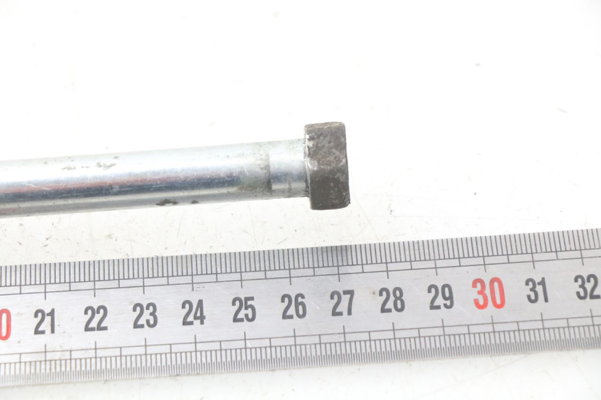 photo de EIXO DO BRAÇO OSCILANTE YAMAHA TW 125 (1998 - 2002) - Detalhe da peça