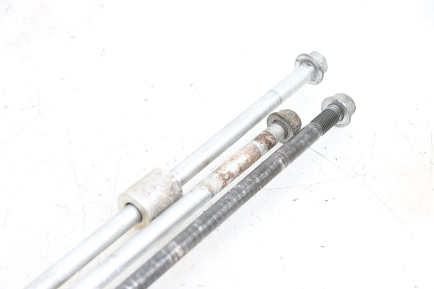 photo de EIXO DO MOTOR SUZUKI BURGMAN 650 (2013 - 2020) - Pontos de fixação