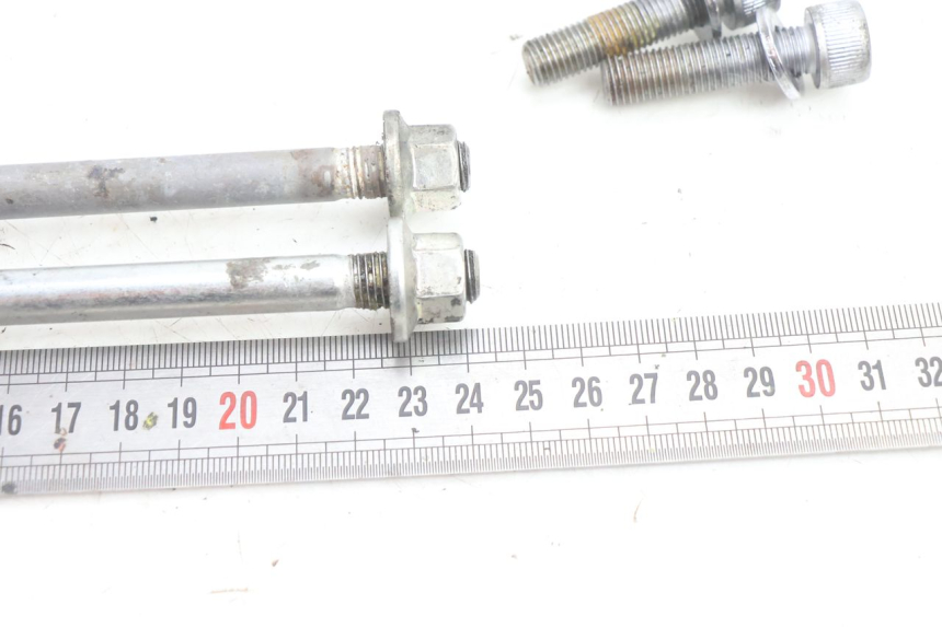 photo de EIXO DO MOTOR YAMAHA FZ8 800 (2010 - 2016) - Pontos de fixação