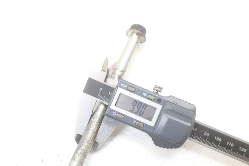 photo de EIXO DO MOTOR SUZUKI GSR 750 (2011 - 2017) - Pontos de fixação