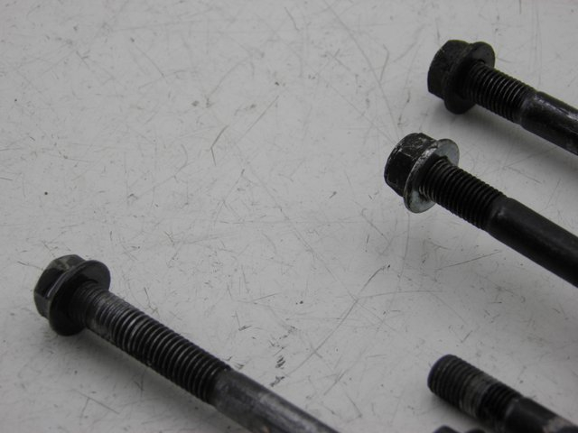 photo de EIXO DO MOTOR KAWASAKI ZEPHYR 550 (1991 - 1998) - Detalhe da peça
