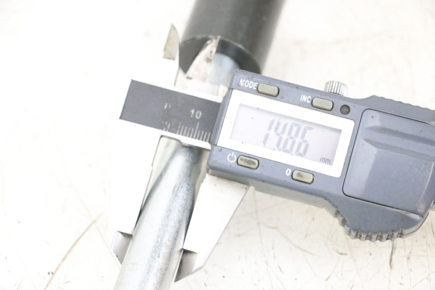 photo de EIXO DA RODA TRASEIRA ARCHIVE CAFE RACER 4T 50 (2019 - 2024) - Detalhe da peça