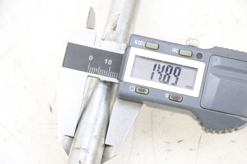 photo de EIXO DA RODA TRASEIRA KSR CODE 125 (2018 - 2020) - Estado da superfície