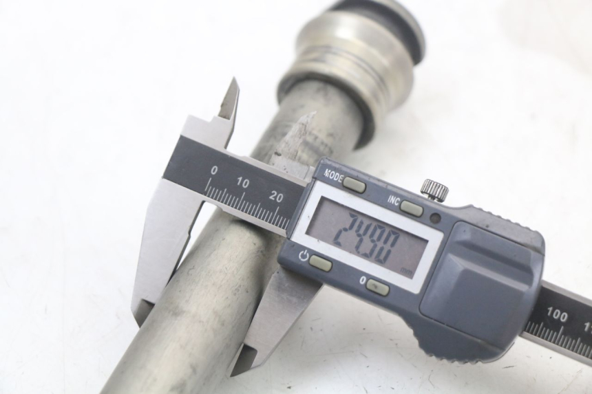 photo de EIXO DA RODA TRASEIRA HONDA CRF R 250 (2020 - 2021) - Ampliação técnica
