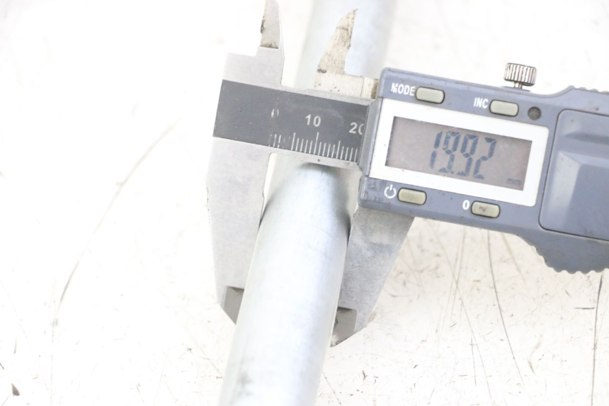 photo de EIXO DA RODA TRASEIRA KAWASAKI ER-6 ER6 N 650 (2012 - 2016) - Detalhe da peça