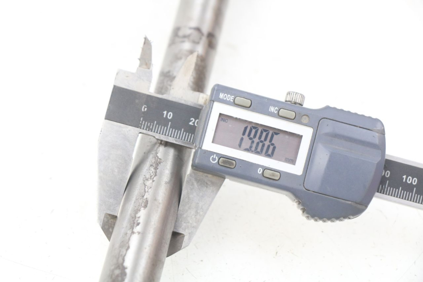 photo de EIXO DA RODA TRASEIRA YAMAHA FJ 3CX 1200 (1986 - 1996) - Outro ângulo de visão
