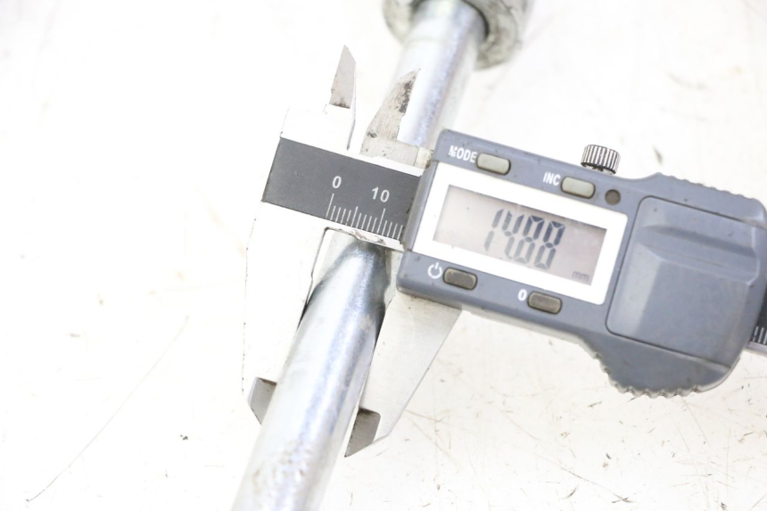 photo de EIXO DA RODA TRASEIRA KIDEN KD125-G 125 (2018 - 2022) - Detalhe da peça
