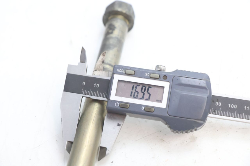 photo de EIXO DA RODA TRASEIRA DUCATI SS IE DS CARENEE 1000 (2002 - 2006) - Ampliação técnica