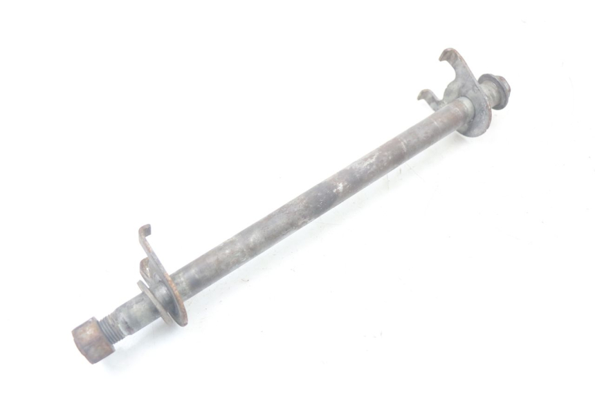 photo de EIXO DA RODA TRASEIRA SUZUKI GS F 500 (2004 - 2007) - Detalhe da peça