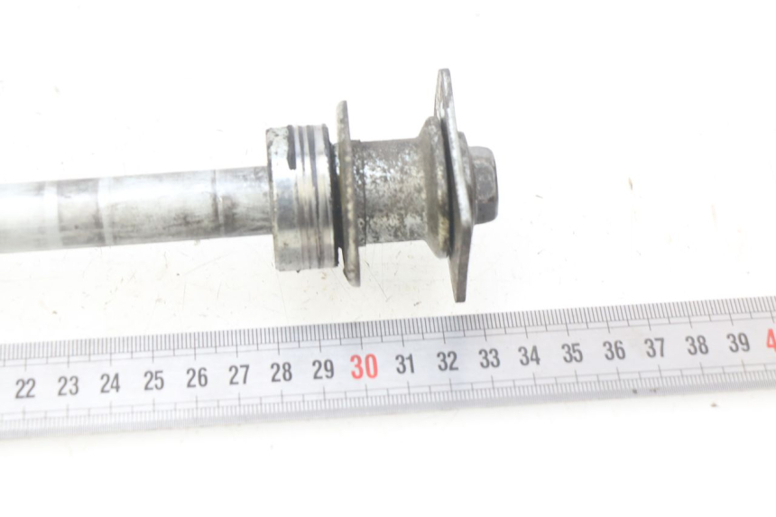 photo de EIXO DA RODA TRASEIRA SUZUKI SV N 650 (1999 - 2002) - Detalhe da peça