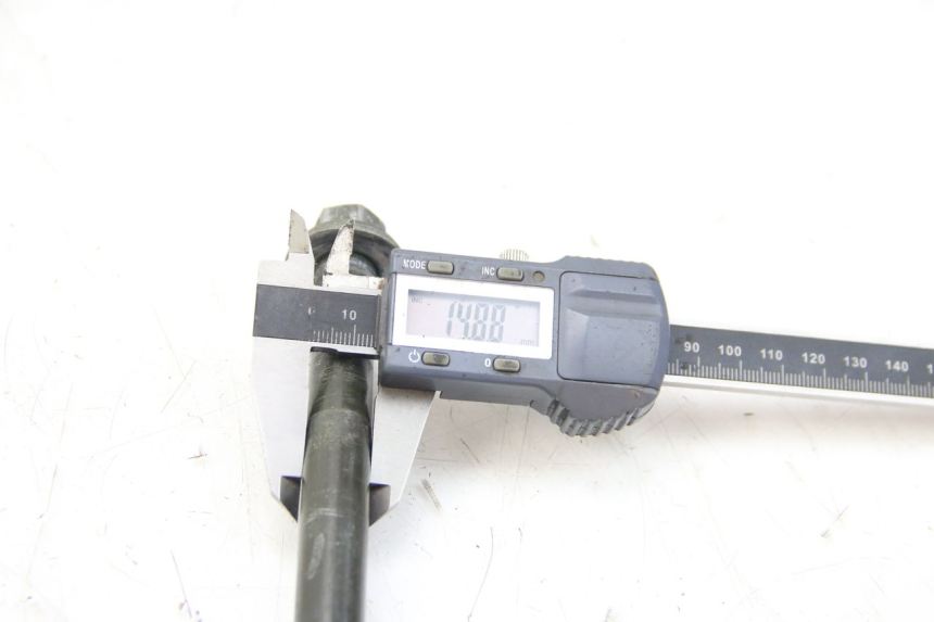 photo de EIXO DA RODA TRASEIRA SYM WOLF SB 125 (2011 - 2018) - Detalhe da peça