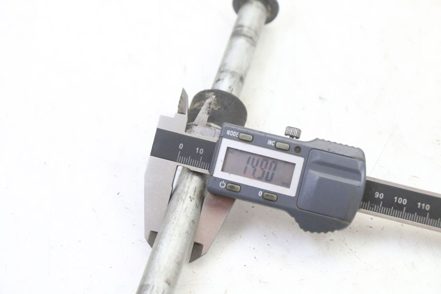 photo de EIXO DA RODA TRASEIRA HONDA XLV VARADERO 125 (2000 - 2006) - Ampliação técnica