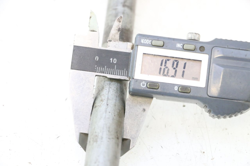 photo de EIXO DA RODA TRASEIRA HONDA XRV AFRICA TWIN 750 (1990 - 1992) - Pontos de fixação