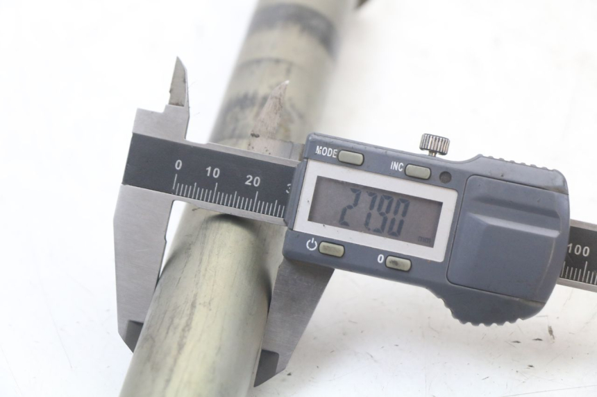 photo de EIXO DA RODA TRASEIRA YAMAHA FZ1 FAZER 1000 (2007 - 2009) - Ampliação técnica