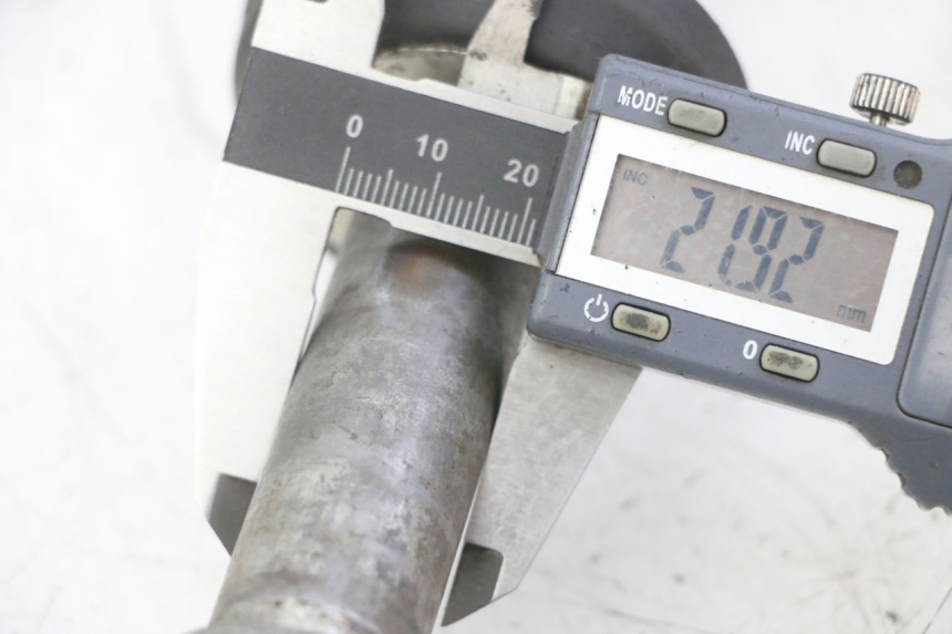 photo de EIXO DA RODA TRASEIRA YAMAHA YZ-F YZF 250 (2007 - 2013) - Detalhe da peça