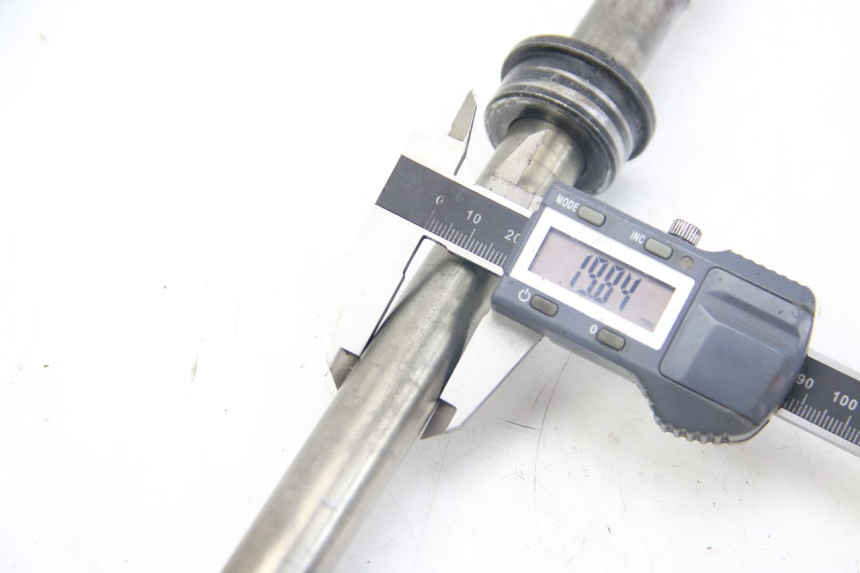 photo de EIXO DA RODA TRASEIRA KAWASAKI Z ABS 1000 (2014 - 2020) - Detalhe da peça