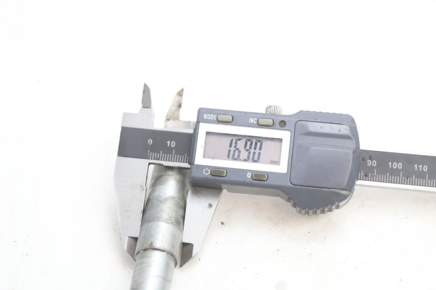 photo de EIXO DA RODA DIANTEIRA HM HONDA CRM DERAPAGE RR 50 (2006 - 2017) - Ampliação técnica