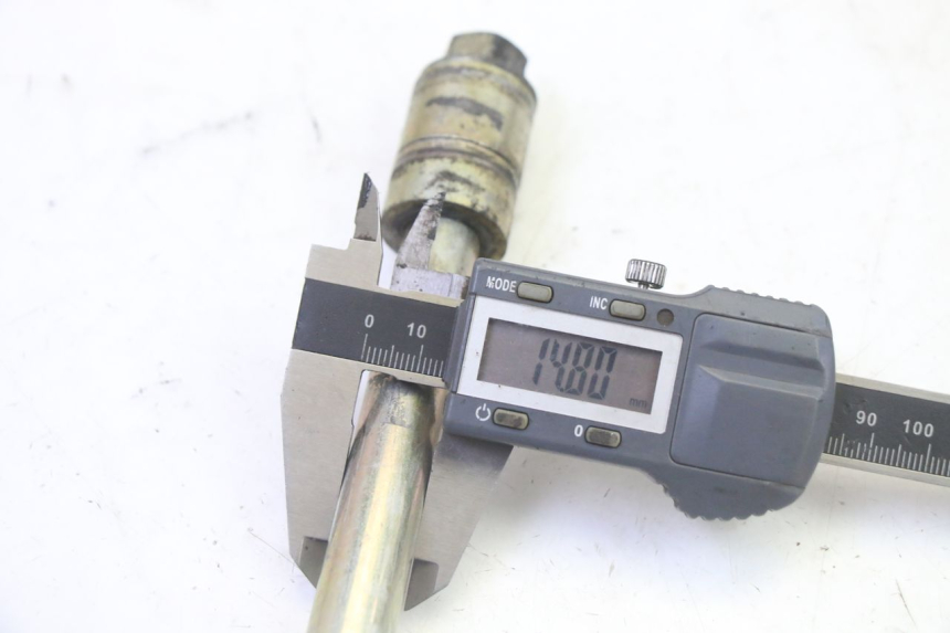 photo de EIXO DA RODA DIANTEIRA STAHO FH 50 (2018 - 2019) - Ampliação técnica