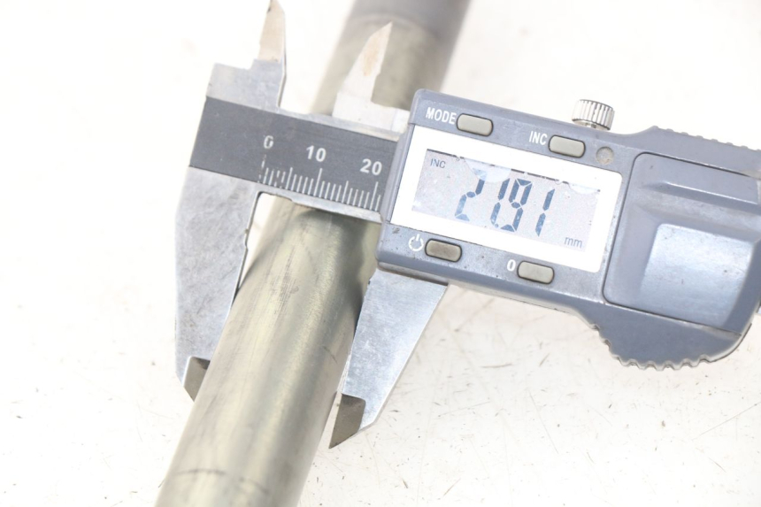 photo de EIXO DA RODA DIANTEIRA YAMAHA FJR ABS 1300 (2006 - 2012) - Ampliação técnica