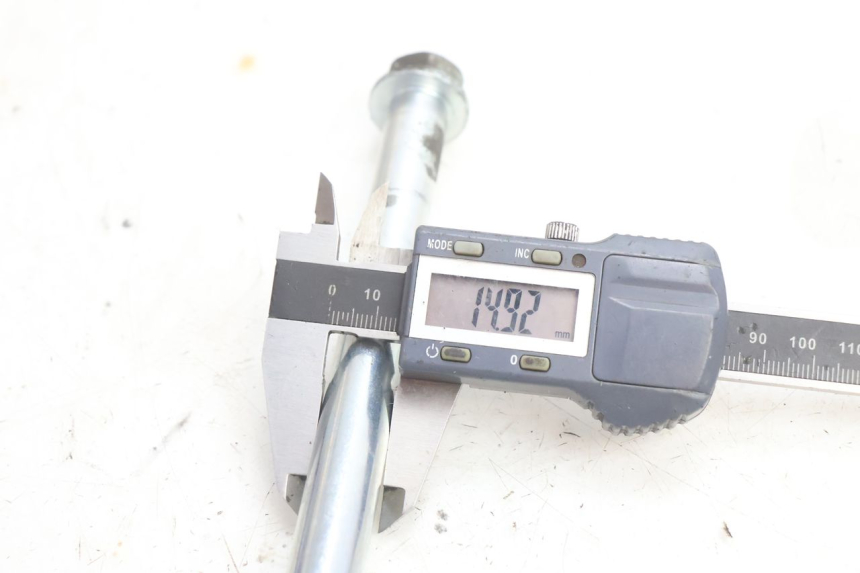 photo de EIXO DA RODA DIANTEIRA PIAGGIO FLY 2T 50 (2004 - 2017) - Ampliação técnica