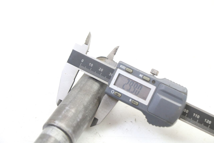 photo de EIXO DA RODA DIANTEIRA BMW K 75 RT 750 (1989 - 1997) - Ampliação técnica