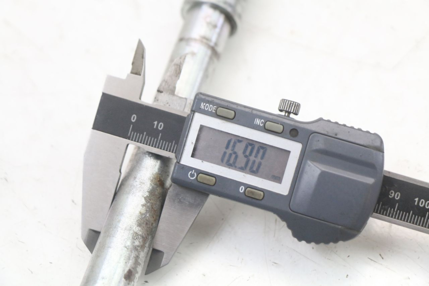 photo de EIXO DA RODA DIANTEIRA KAWASAKI GTR 1000 (1994 - 2004) - Ampliação técnica