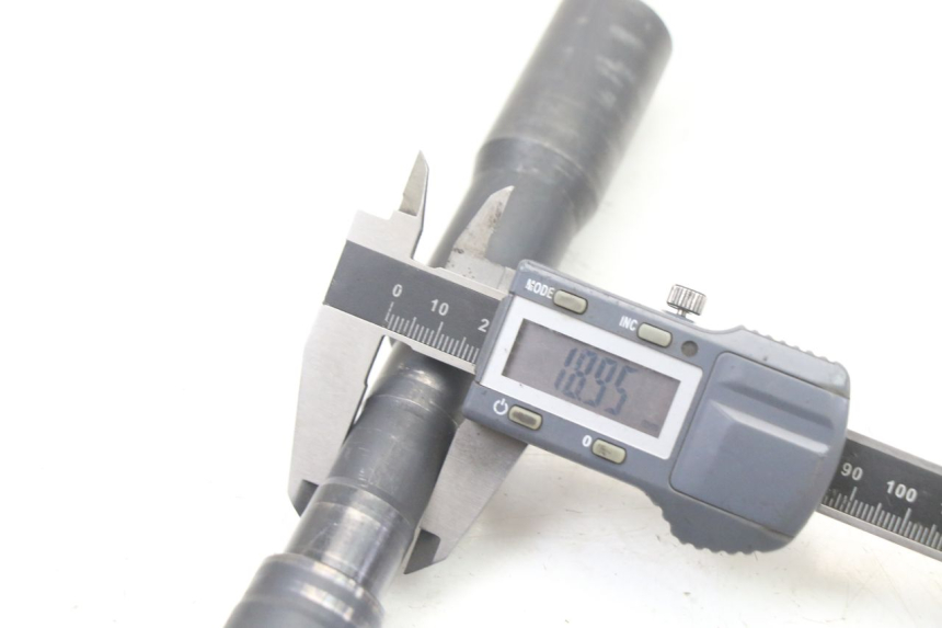 photo de EIXO DA RODA DIANTEIRA LIGIER PULSE 3 1 (2014 - 2020) - Pontos de fixação