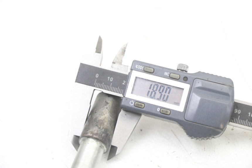 photo de EIXO DA RODA DIANTEIRA PEUGEOT SPEEDFIGHT 3 LC 2T 50 (2009 - 2015) - Ampliação técnica