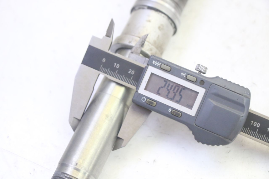 photo de EIXO DA RODA DIANTEIRA BMW R RT ABS 1200 (2010 - 2014) - Vista geral