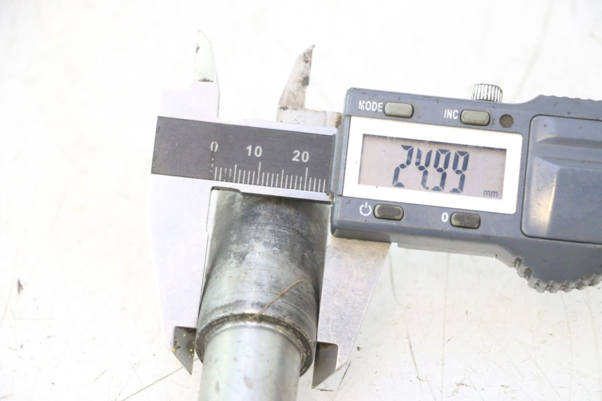 photo de EIXO DA RODA DIANTEIRA MZ RT 125 (2000 - 2008) - Detalhe da peça