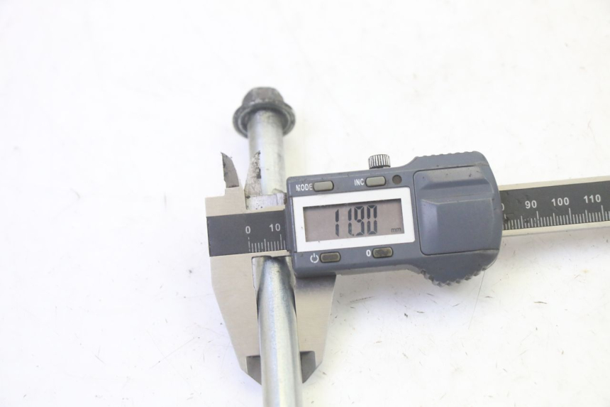photo de EIXO DA RODA DIANTEIRA HONDA SCV LEAD 100 (2003 - 2007) - Ampliação técnica