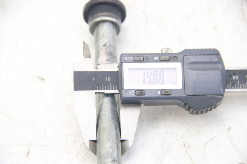 photo de EIXO DA RODA DIANTEIRA YAMAHA SR 125 (1982 - 2003) - Outro ângulo de visão
