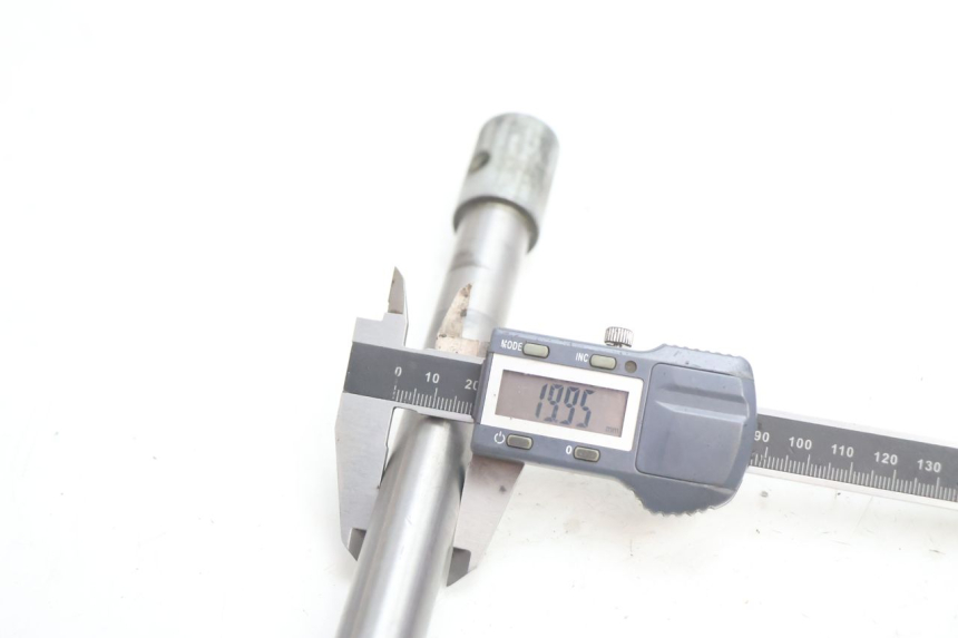 photo de EIXO DA RODA DIANTEIRA HONDA ST PAN EUROPEAN 1100 (1990 - 2002) - Vista geral