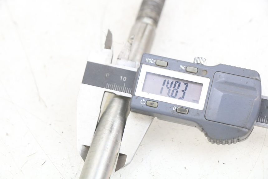 photo de EIXO DA RODA DIANTEIRA YAMAHA X-MAX XMAX 125 (2010 - 2013) - Ampliação técnica