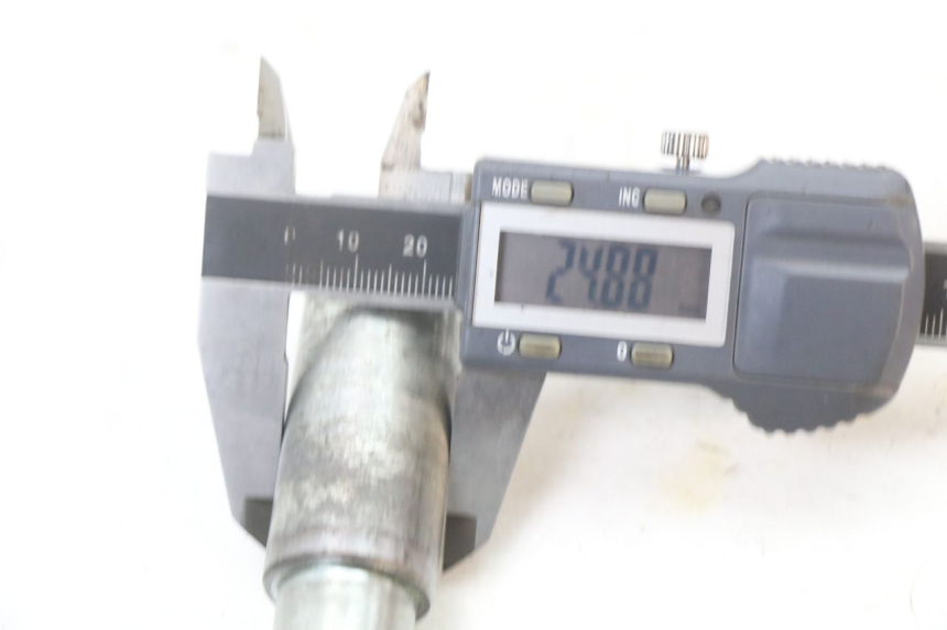 photo de EIXO DA RODA DIANTEIRA KYMCO XCITING 250 (2006 - 2009) - Ampliação técnica