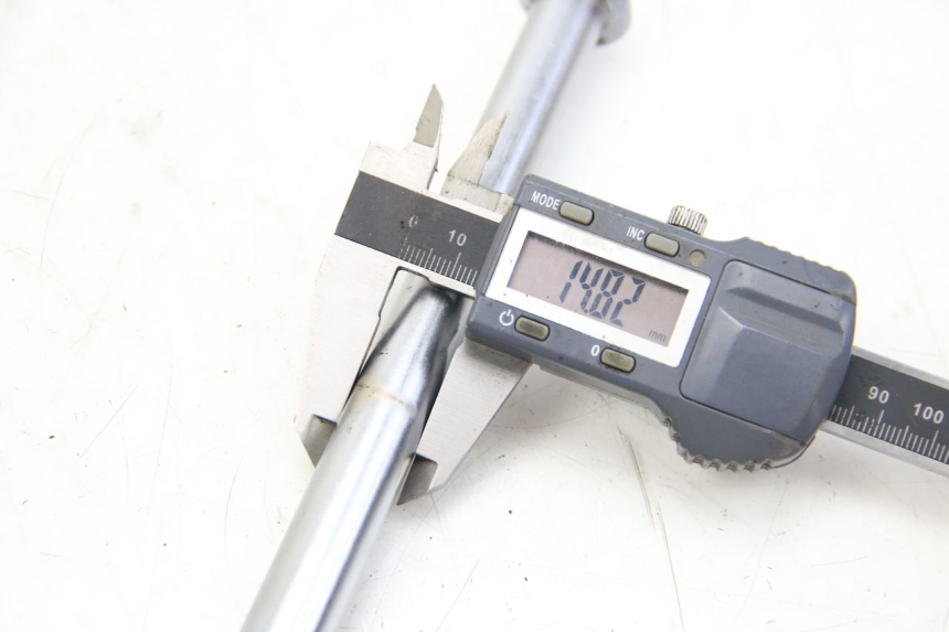 photo de EIXO DA RODA DIANTEIRA YAMAHA XV VIRAGO 750 (1984 - 1998) - Detalhe da peça