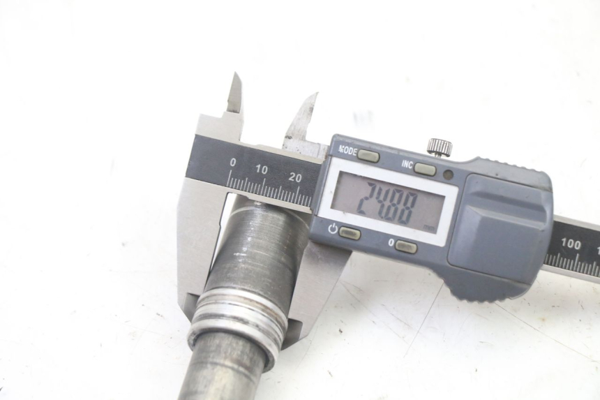 photo de EIXO DA RODA DIANTEIRA YAMAHA YZ-F YZF 250 (2007 - 2013) - Ampliação técnica
