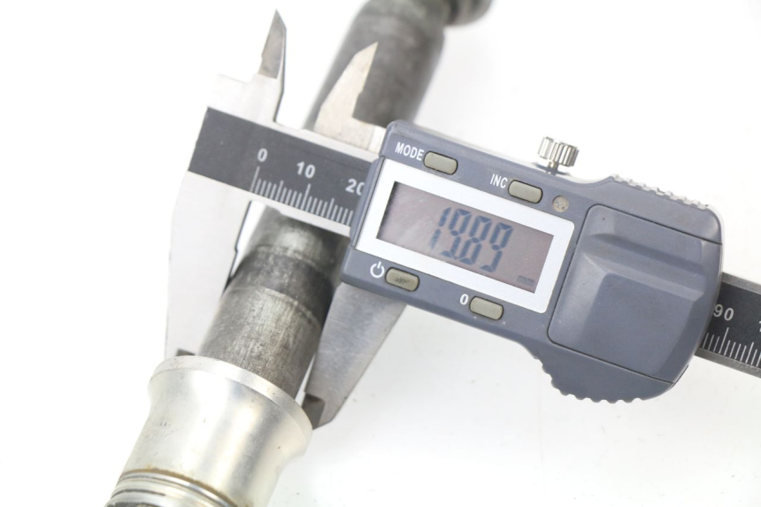 photo de EIXO DA RODA DIANTEIRA YAMAHA YZ 125 (1998 - 2005) - Ampliação técnica