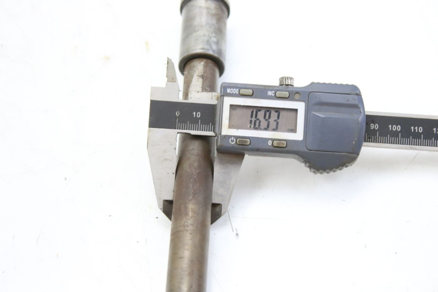 photo de EIXO DA RODA DIANTEIRA KAWASAKI ZEPHYR 1100 ( - 1995) - Ampliação técnica