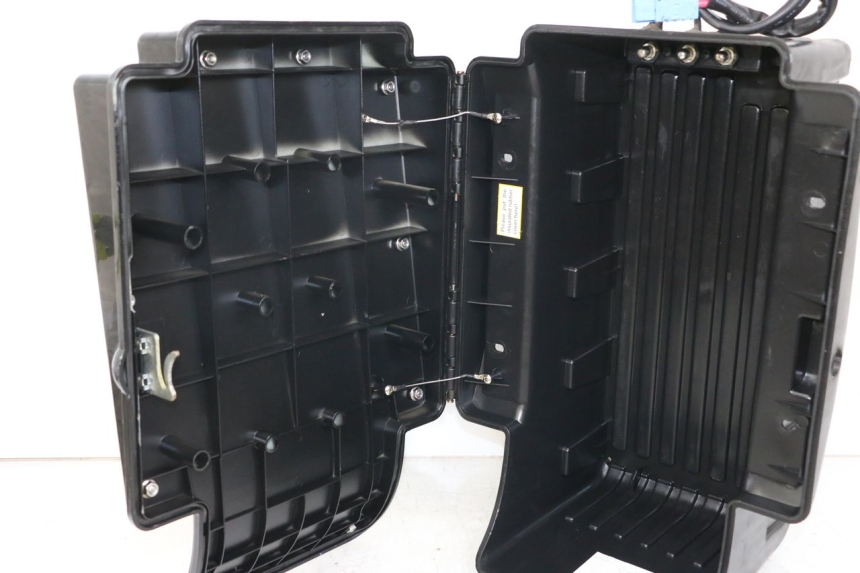 photo de CAIXA DE BATERIA E-MAX 80L 1 (2011 - 2014) - Vista principal