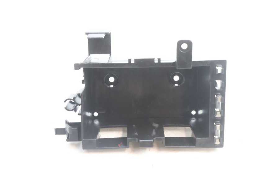photo de SUPORTE DE BATERIA KYMCO AGILITY CITY 16P 125 (2015 - 2024) - Detalhe da peça