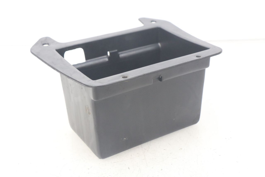 photo de SUPORTE DE BATERIA TNT MOTOR BOSTON 4T 50 (2018 - 2025) - Detalhe da peça